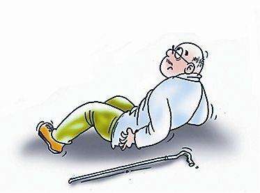 56歲老人散步時(shí)意外摔倒引發(fā)骨折，25保額遭拒賠，憑什么？